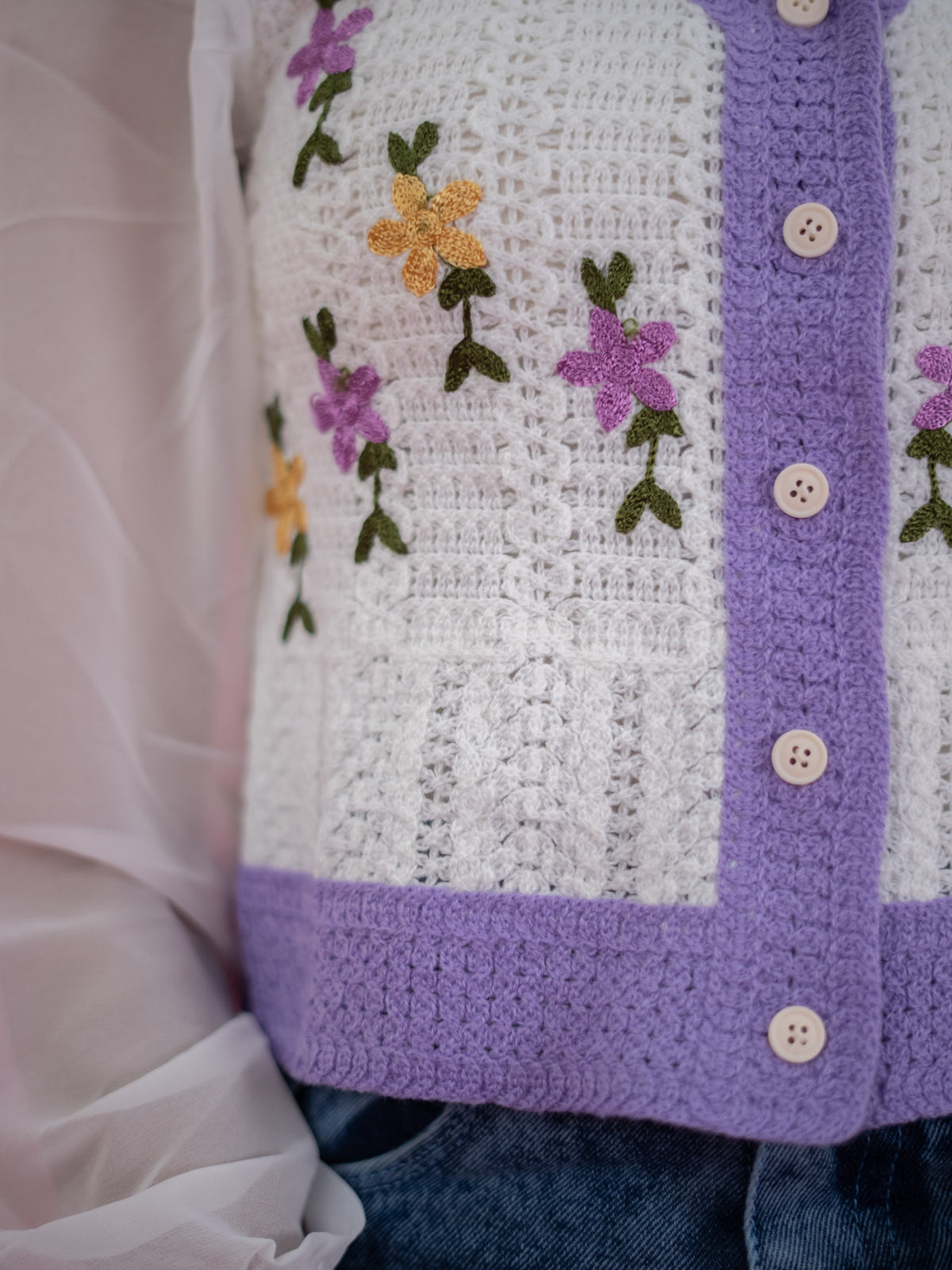 Women V Neck Floral Knitted Short Top, casual white knitted floral top lavender