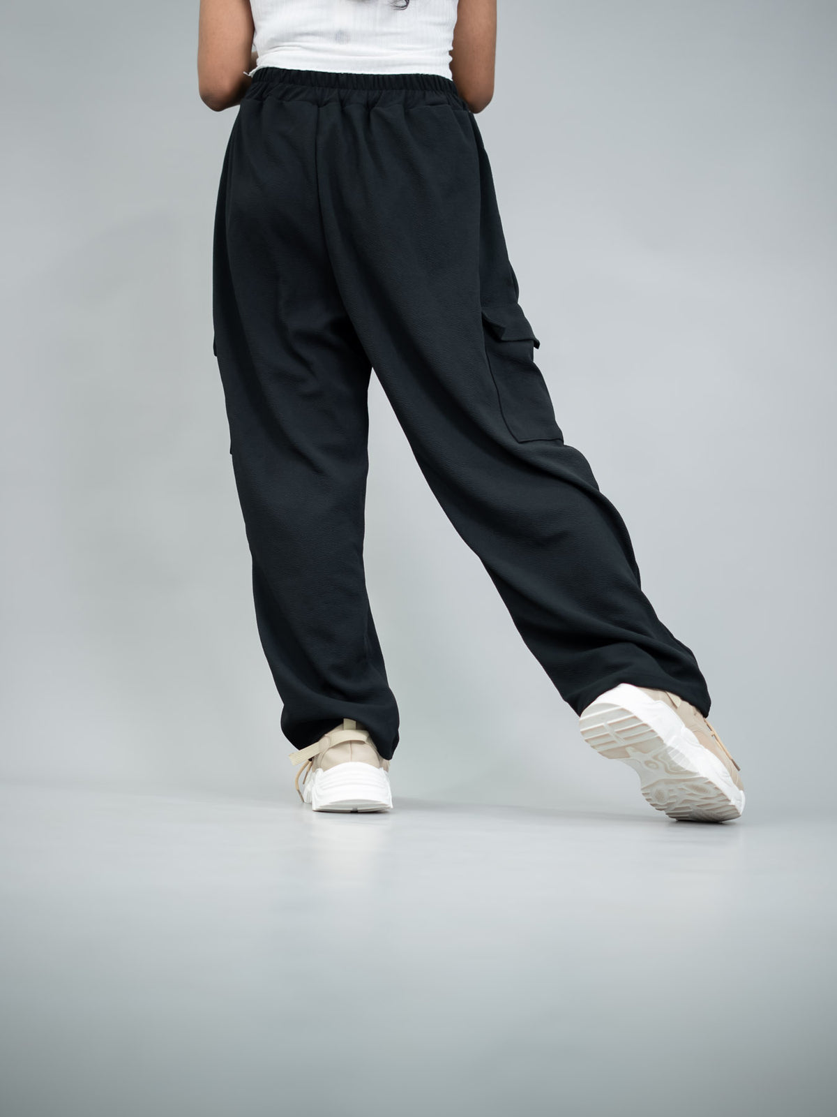 Free size black cargo pants with pockets with elastic waist and waistband