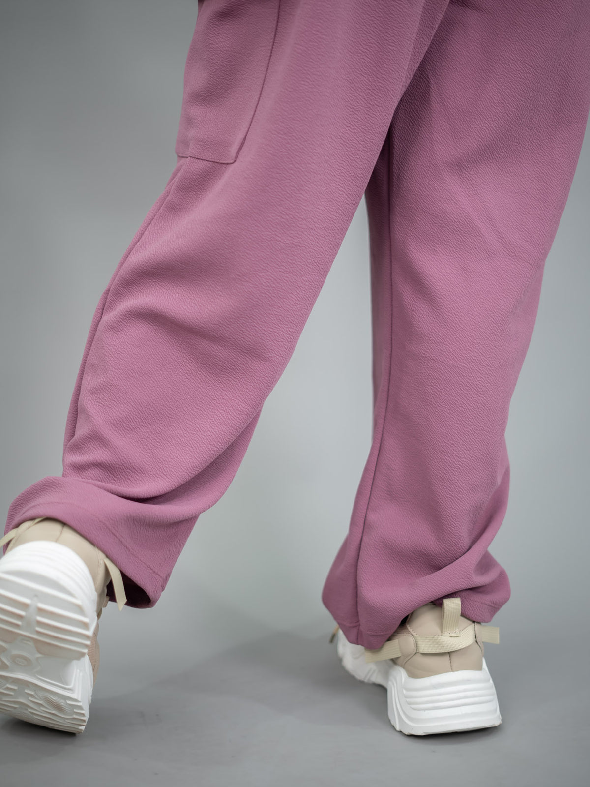 Free size pink cargo pants with pockets with elastic waist and waistband